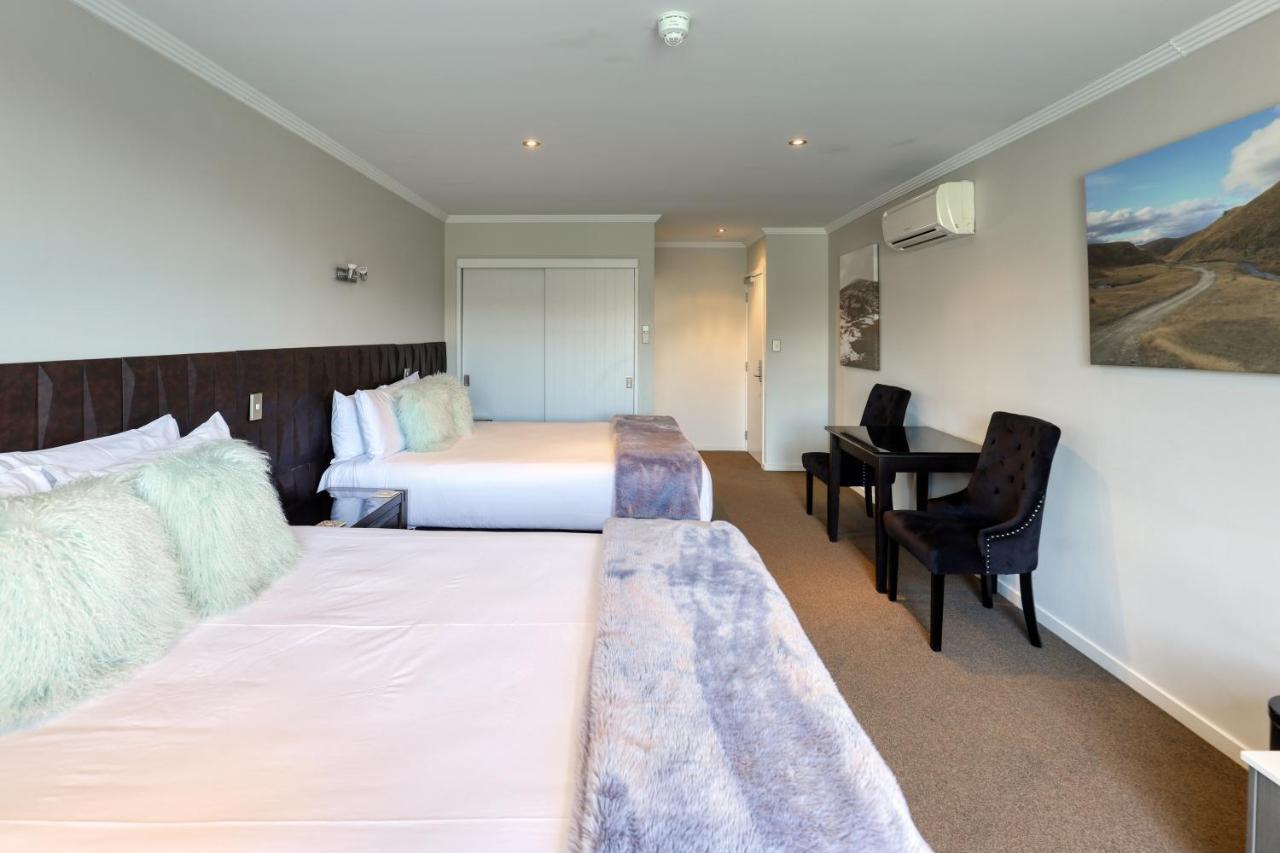 Marsden Lake Resort Central Otago Cromwell Exterior foto A typical room at the hotel