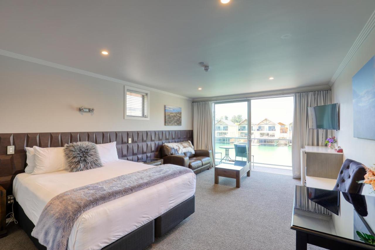 Marsden Lake Resort Central Otago Cromwell Exterior foto A typical hotel room