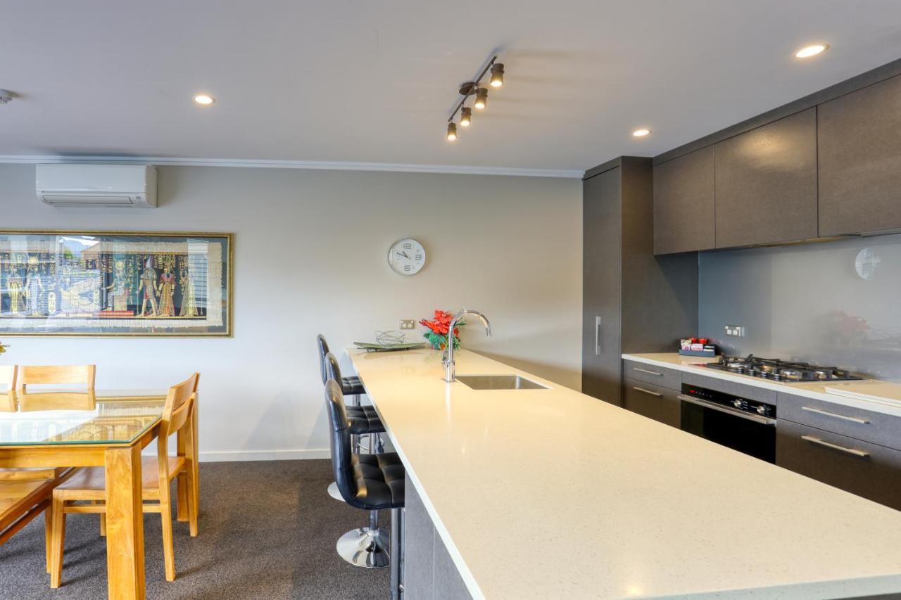 Marsden Lake Resort Central Otago Cromwell Exterior foto A modern kitchen