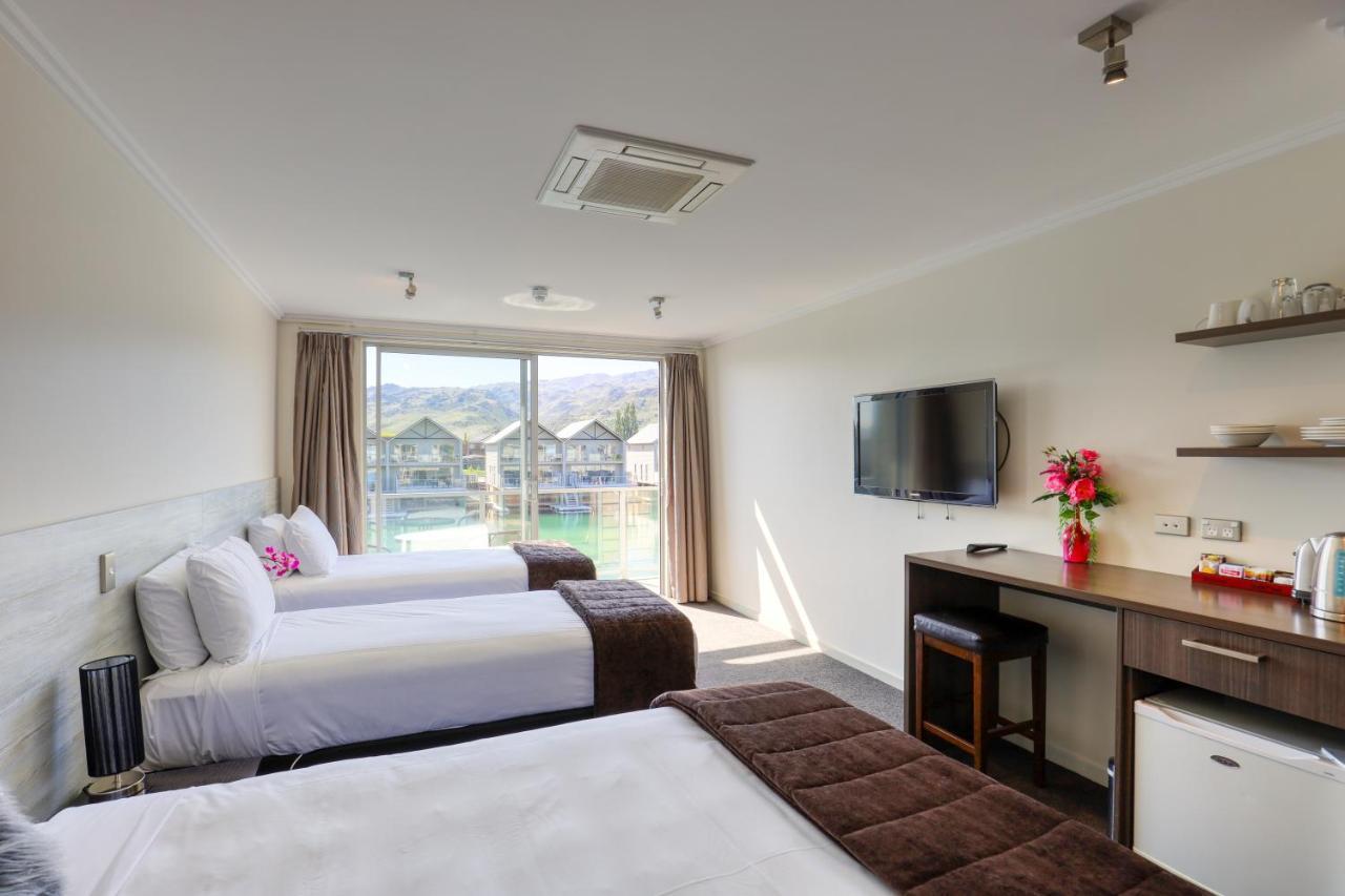 Marsden Lake Resort Central Otago Cromwell Exterior foto A typical studio apartment