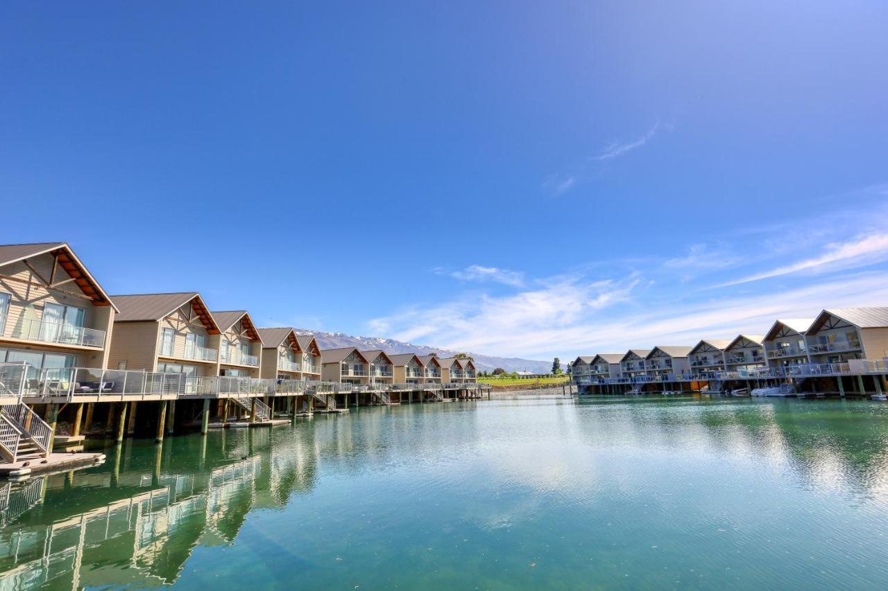 Marsden Lake Resort Central Otago Cromwell Exterior foto The resort at the Blue Lagoon