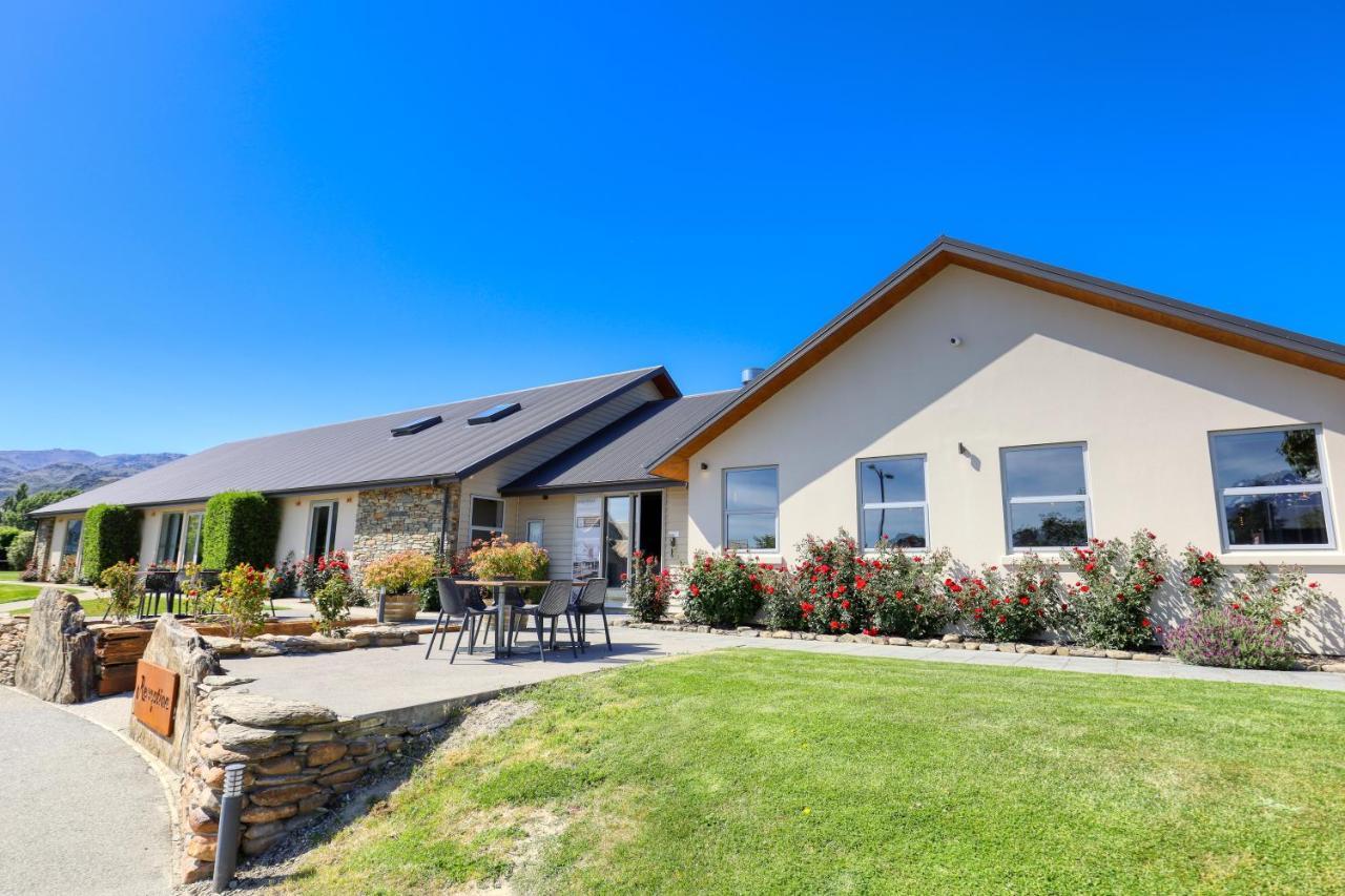 Marsden Lake Resort Central Otago Cromwell Exterior foto The Lodge at Waihi