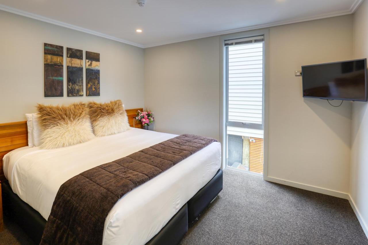 Marsden Lake Resort Central Otago Cromwell Exterior foto A typical bedroom at the hotel