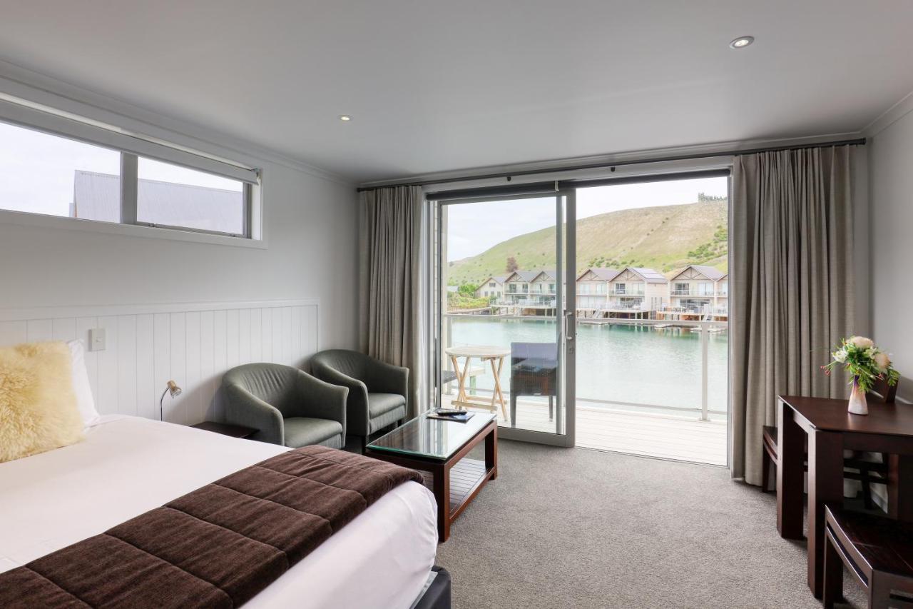 Marsden Lake Resort Central Otago Cromwell Exterior foto A room at the Jack's Point hotel